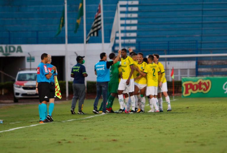 Série C: Com desfalque de goleiro titular, Ypiranga-RS tenta se manter isolado na liderança