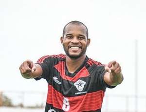 Série C: Líder do Grupo A acerta com artilheiro do Brasil na temporada