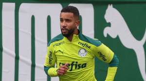 Lateral do Palmeiras está no BID e regularizado, mas estreia depende de condicionamento