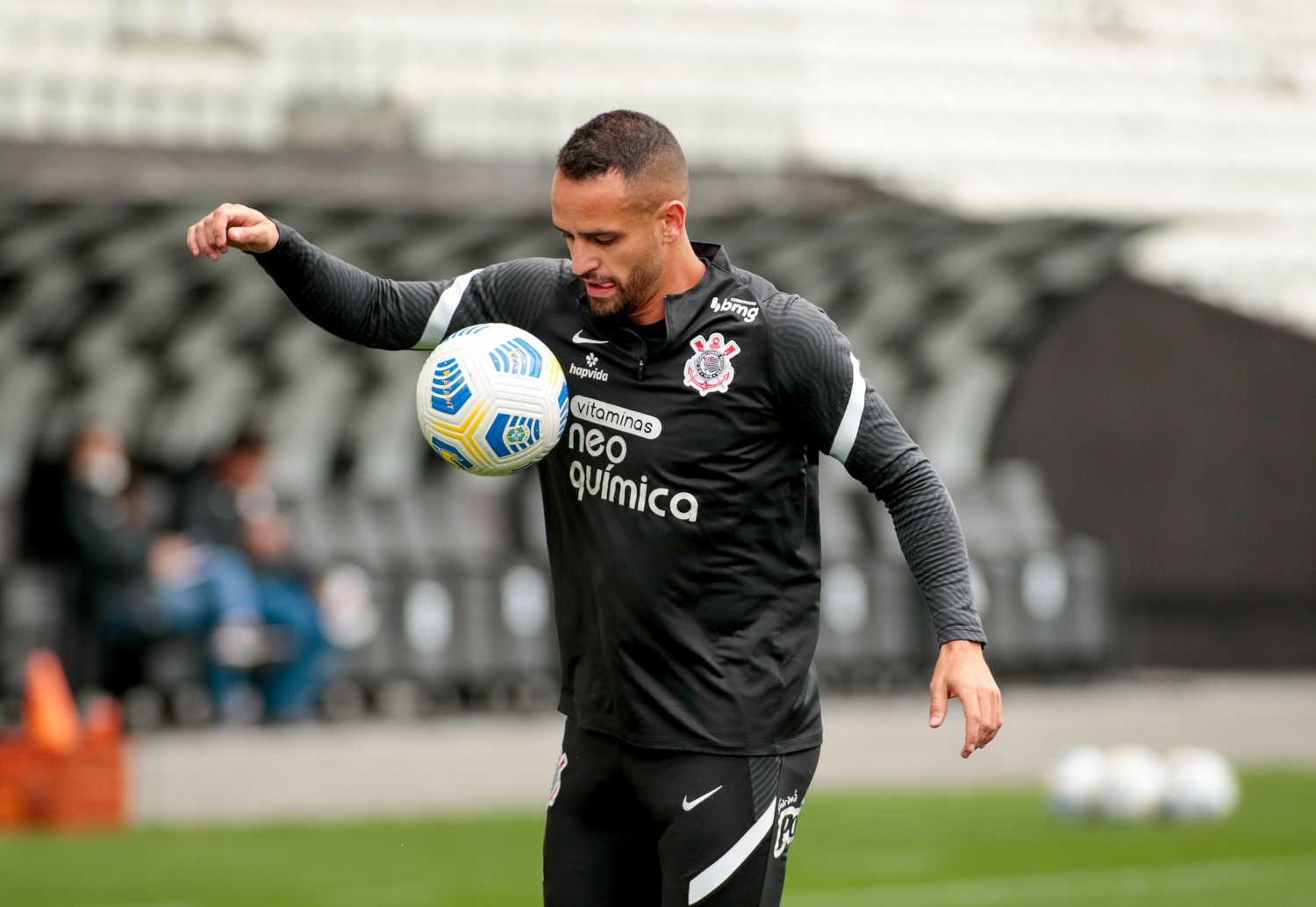 Renato Augusto volta à Arena e Corinthians treina sem Giuliano e Lucas Piton