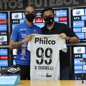 Com camisa 99, Diego Tardelli é apresentado no Santos: 'Privilégio muito grande'