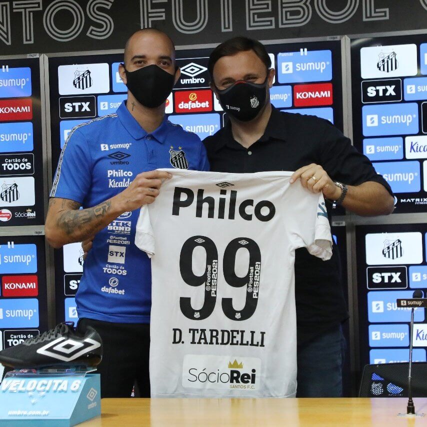 Com camisa 99, Diego Tardelli é apresentado no Santos: ‘Privilégio muito grande’