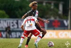 Série B: Meia do Vasco se pronuncia após ser afastado por participar de festa