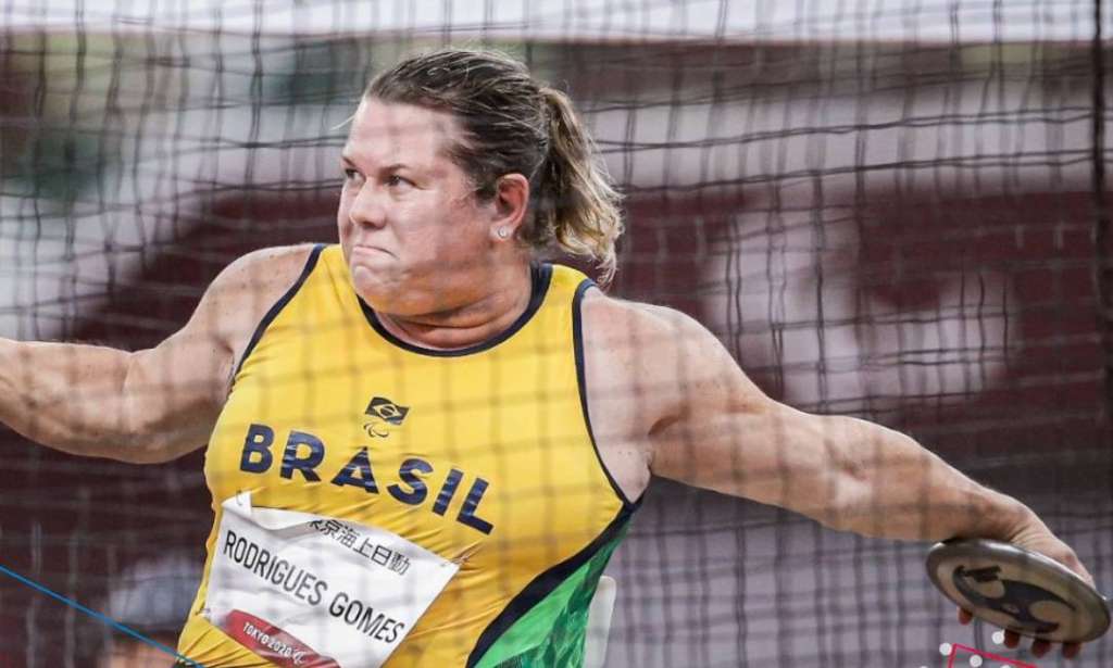 Beth Gomes quebra recorde mundial e leva ouro; Alessandro Rodrigo fatura prata