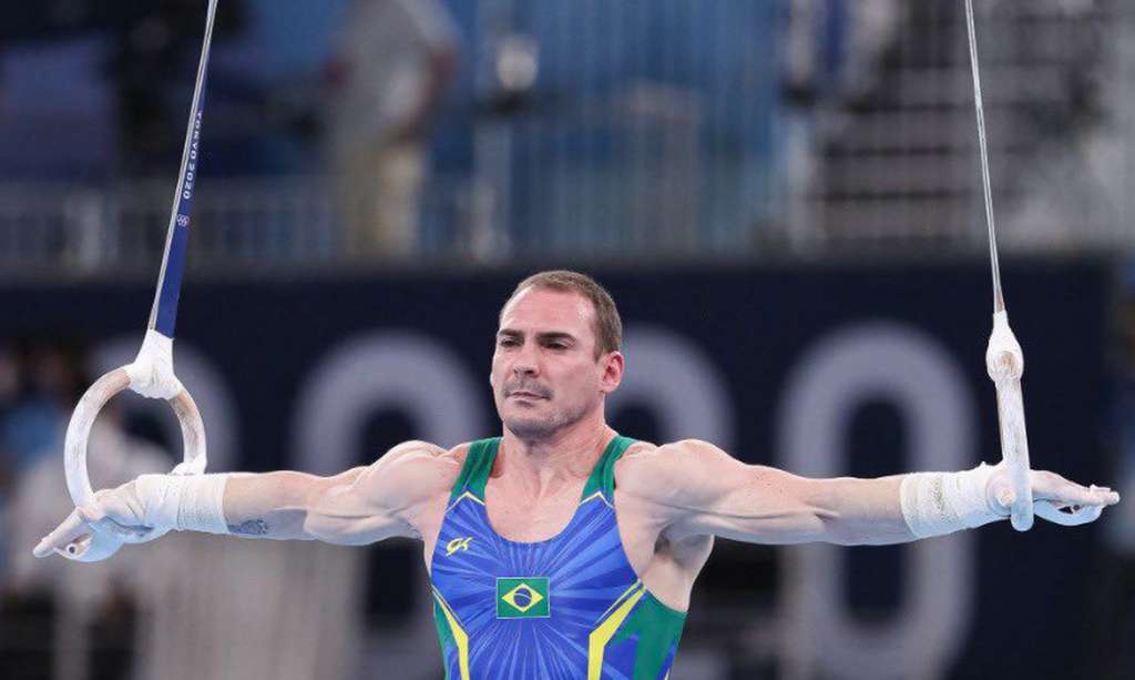 Olimpíadas: Zanetti cai de cara no chão e termina final das argolas dos Jogos de Tóquio em último lugar
