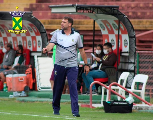 Após eliminação na Série D, time paulista anuncia saída de técnico