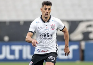 Torcedores do Corinthians rejeitam reintegração de Danilo Avelar ao elenco