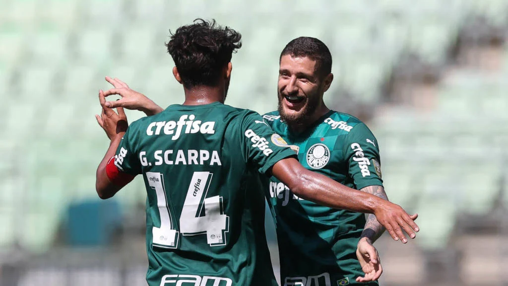 Com uniforme e árbitro, Palmeiras simula jogo oficial em treino no Allianz Parque