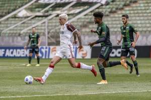 Fluminense é condenado a pagar R$ 1,1 milhão para atacante do Flamengo