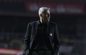 Crespo pede cuidado com 'pensamentos individuais' e mira vaga na Libertadores
