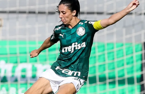Brasileiro Feminino: Meio-campista do Palmeiras reconhece que o Corinthians é o favorito: 'É o time a ser batido'