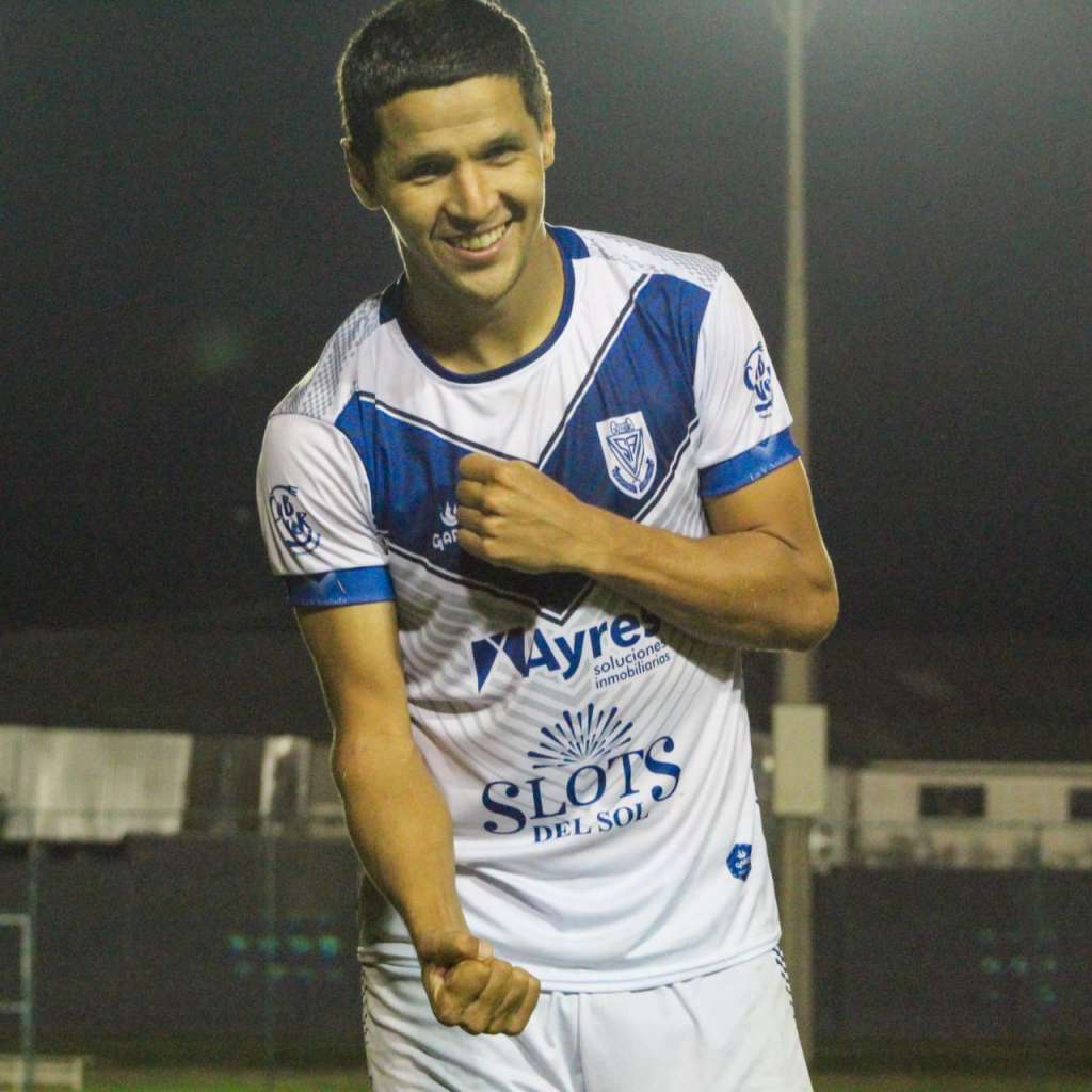 Artilheiro e destaque no Paraguai, atacante pode vir jogar no Brasil em 2022