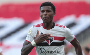 Principal zagueiro do São Paulo recusa oferta e negociações devem se intensificar no final nos próximos meses