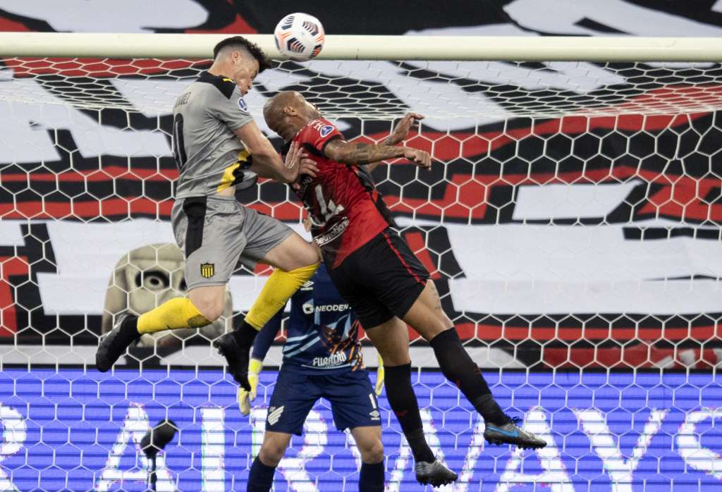 Athletico-PR 2 x 0 Peñarol-URU – Furacão vence e fará final inédita brasileira na Sul-Americana