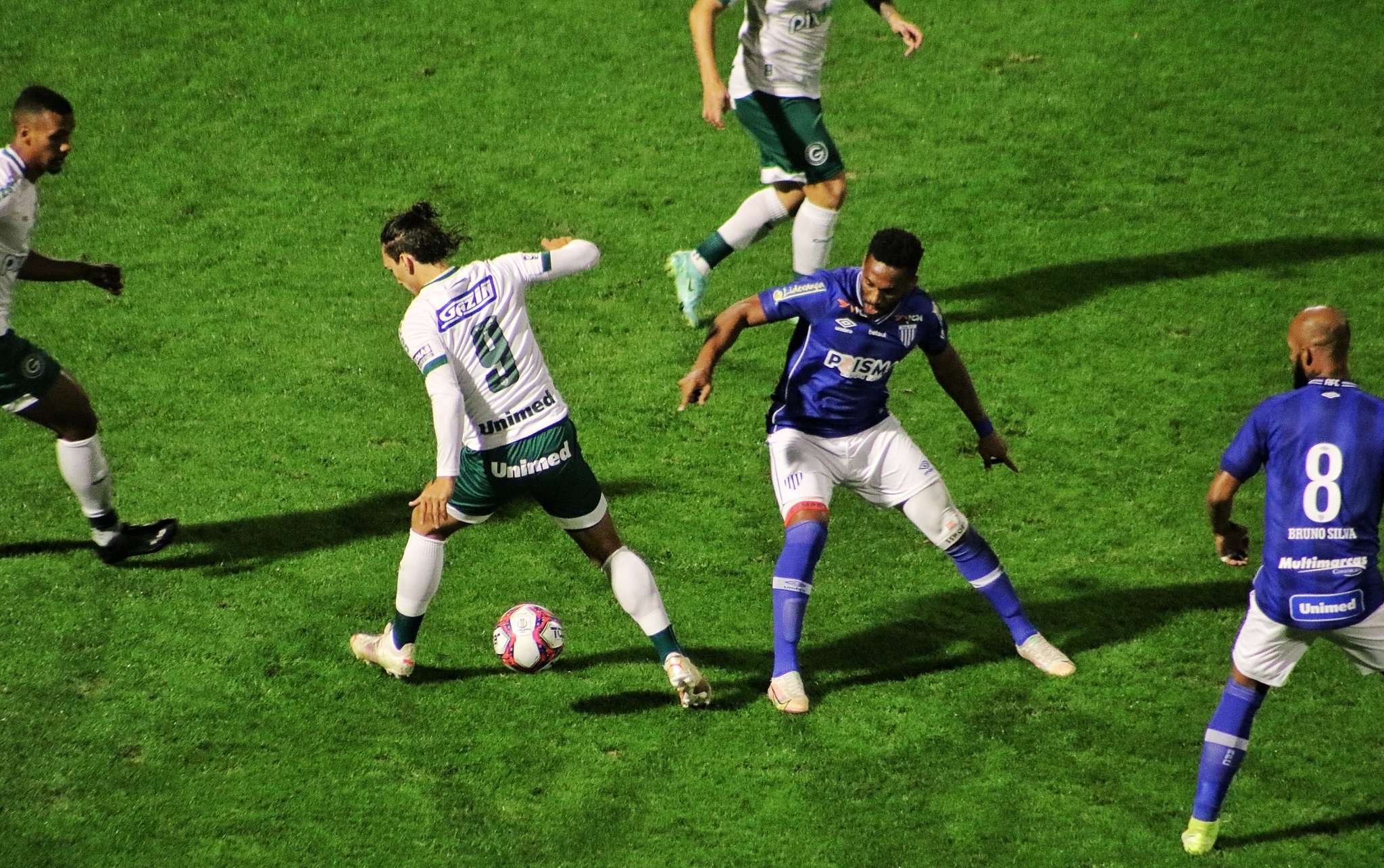 SÉRIE B: Guarani vence, mas CRB segue em 4º; Londrina afunda o Náutico em crise