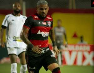 Série B: Gilvan contesta expulsão de Kanu e lamenta novo tropeço do Botafogo