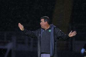 Após ironizar e xingar árbitro, técnico do Brasileirão pode ser suspenso por até 12 jogos