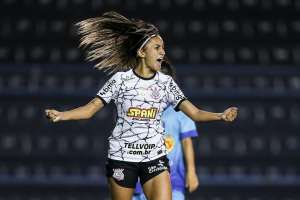 PAULISTA FEMININO: Corinthians comemora 200 jogos de Grazi com goleada