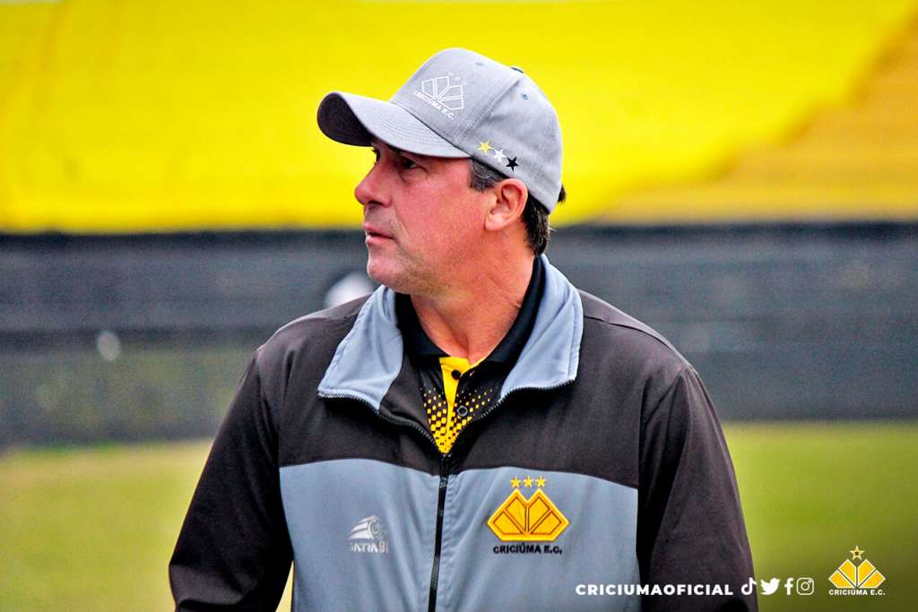 Série C: Após vaga do Criciúma, Paulo Baier mostra lado torcedor e pensa em poupar atletas