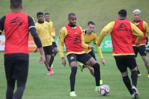 Série C: Criciúma pode ter mudança no meio-campo por classificação antecipada