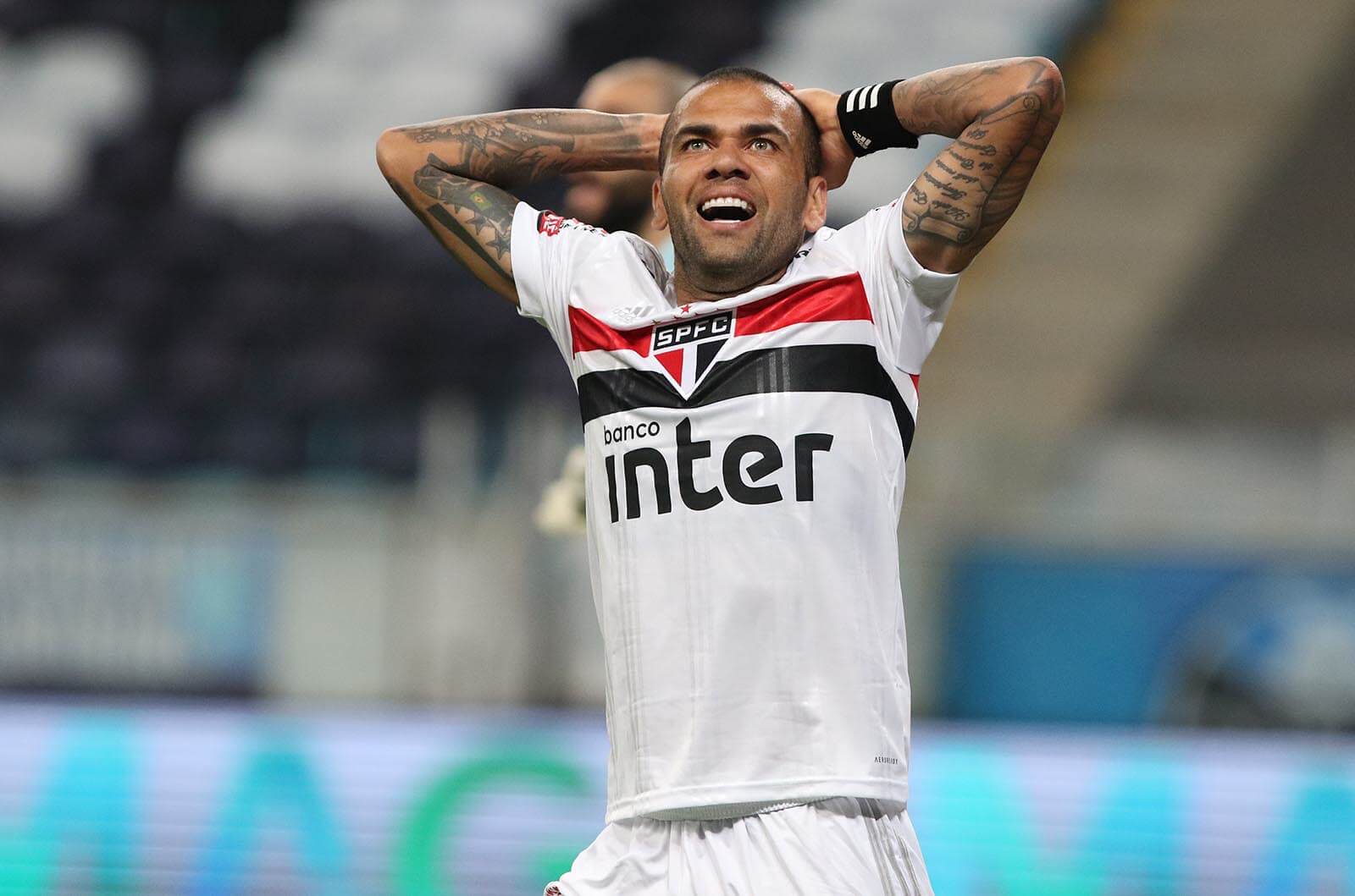 Palmeiras descarta contratação de Daniel Alves, ex-São Paulo