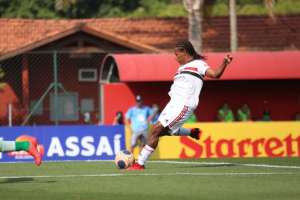 Formiga marca e quebra recorde pelo São Paulo no retorno ao futebol brasileiro