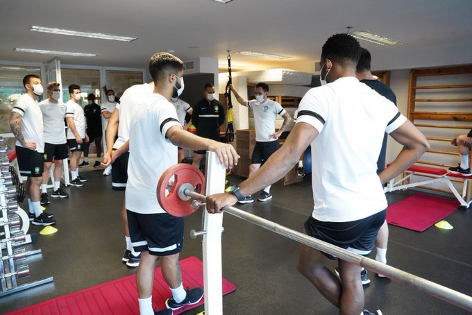 Após turbulência, Brasil inicia busca pelo hexa na Copa do Mundo de futsal