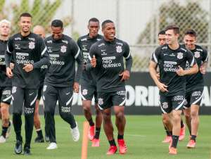 Endividados, Corinthians e São Paulo contratam para fazer frente a rivais