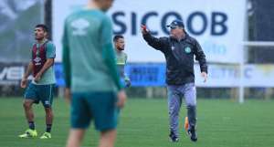 Com retorno de Anderson Leite, Chapecoense tenta surpreender Fluminense por primeira vitória