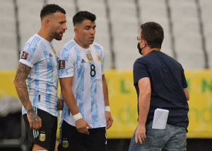 Jogo do Brasil suspenso. Agora decisão é da FIFA