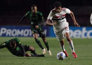 São Paulo 0 x 0 América-MG - Em jogo atrasado, Tricolor não sai do empate sem gols e freia reação no Brasileirão