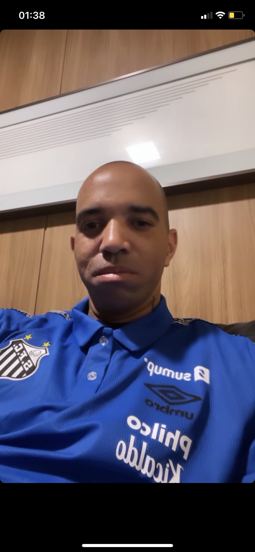 Diego Tardelli é ameaçado e tem carro apedrejado por santistas após estreia: ‘Cena de terror’