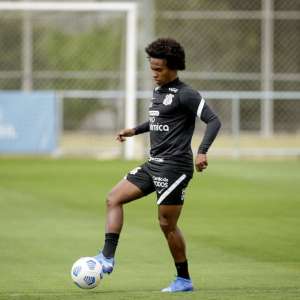 Willian inicia período de transição e se aproxima de retorno ao Corinthians