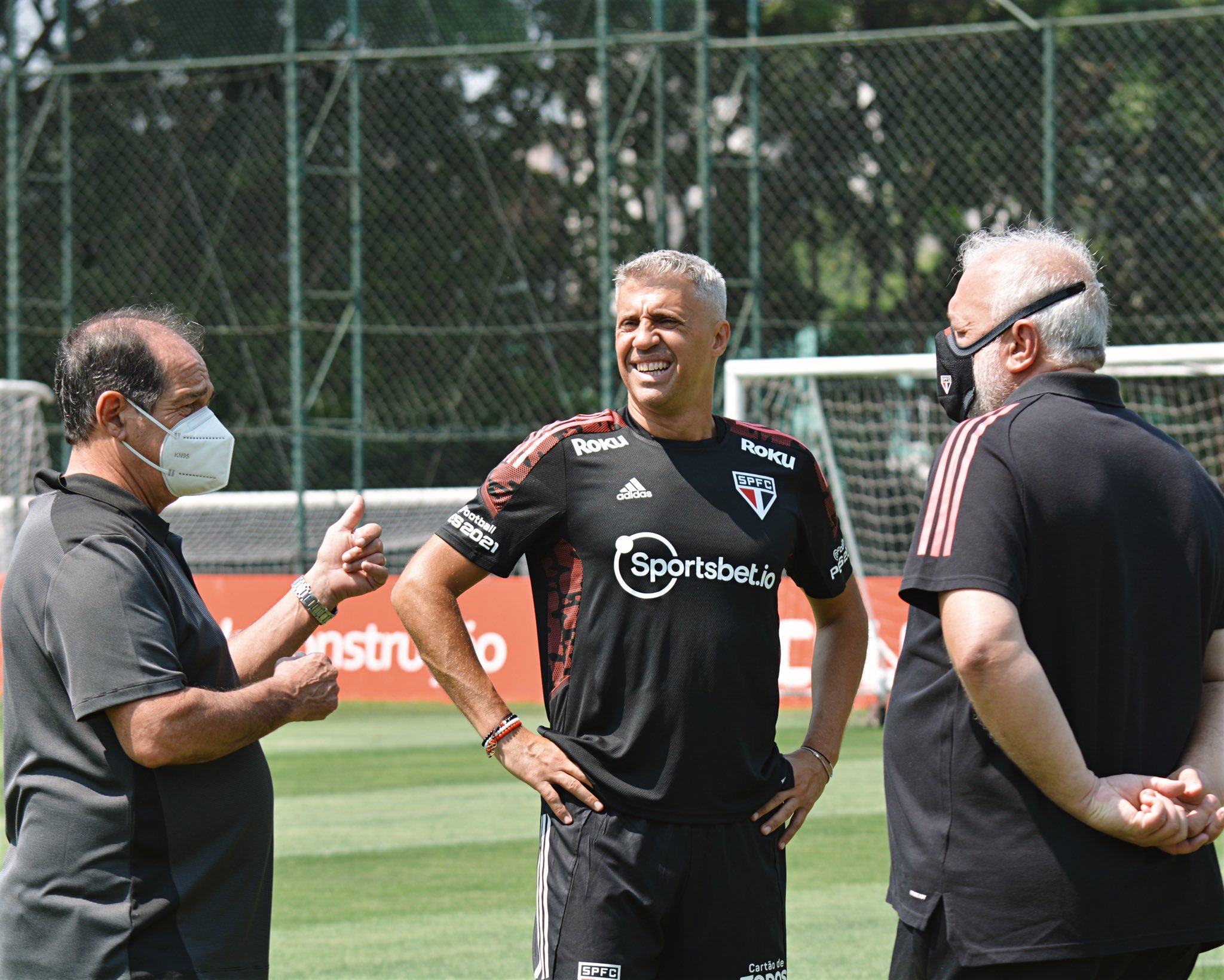 Sem Igor Vinicius, Crespo deve improvisar Galeano de novo na lateral do São Paulo