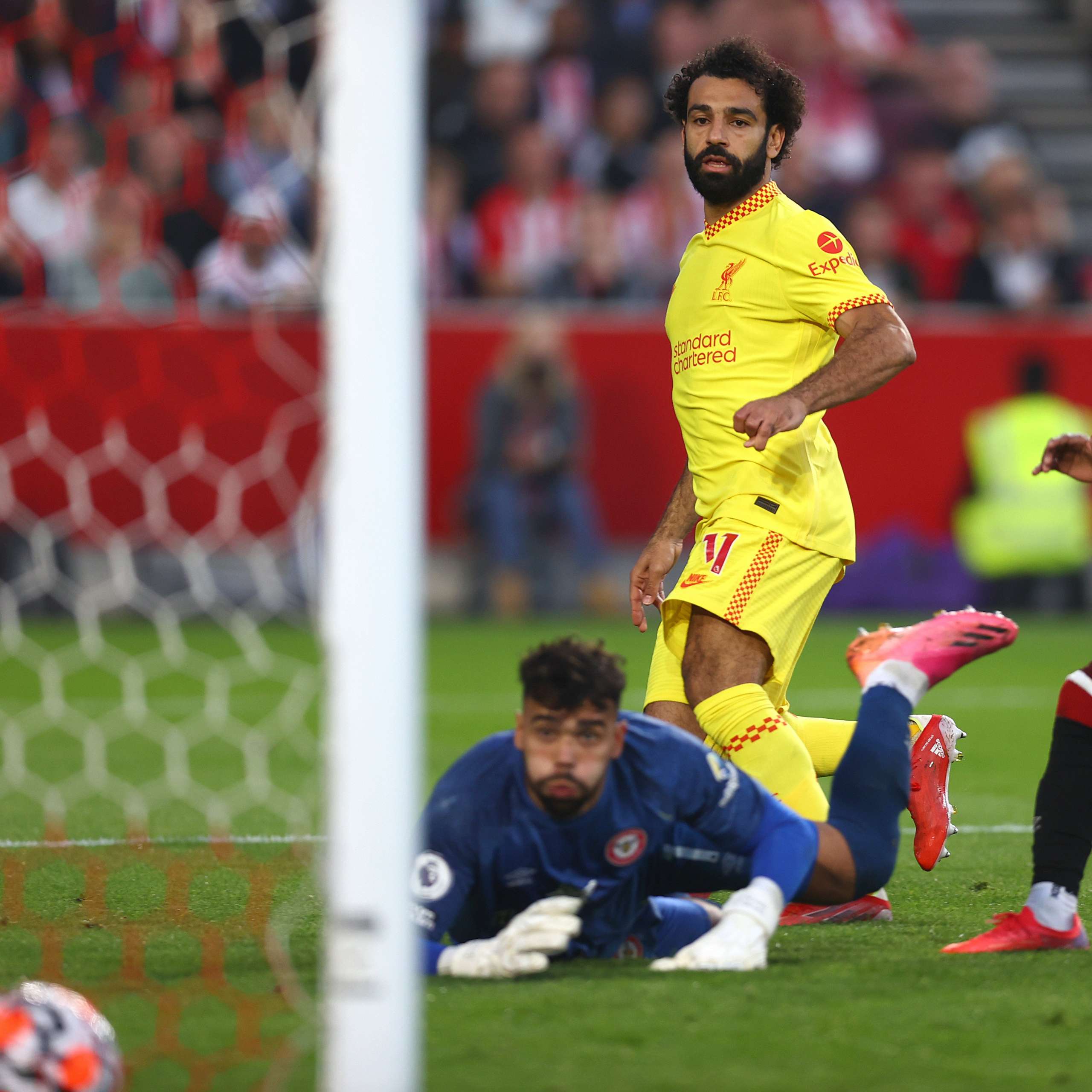 INGLÊS: Salah faz 100° gol pelo líder Liverpool no torneio nacional em belo empate com Brentford