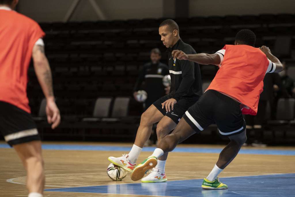 Brasil e Argentina se enfrentam por um lugar na final do Mundial de Futsal