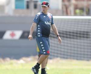 Motivado, Fernando Diniz diz estar no ‘gigante’ Vasco e não em time de Série B