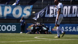 São José-RS 1 x 2 Figueirense-SC - Roberto faz dois, vira no segundo tempo e Zequinha dá adeus à classificação