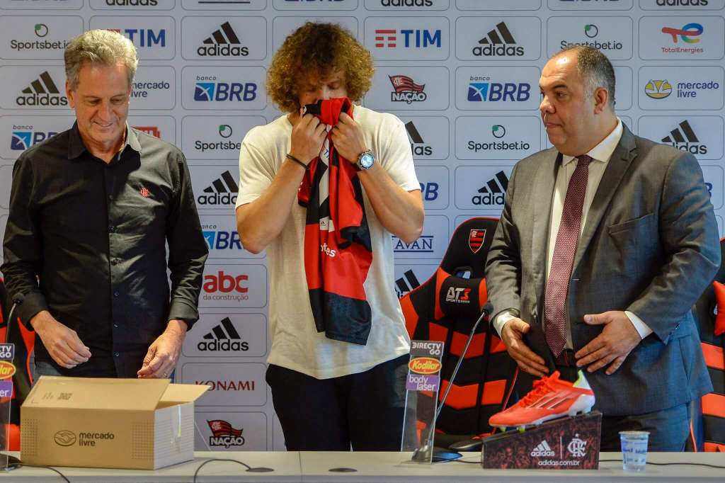 David Luiz se emociona em apresentação no Flamengo: ‘O projeto é sólido’