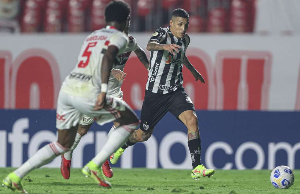 Guilherme Arana Atletico2 1