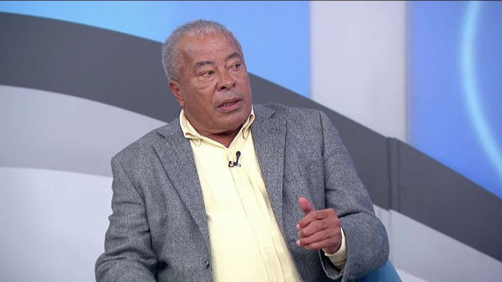 Campeão mundial em 1970, Jairzinho se recupera da covid-19 e volta para casa