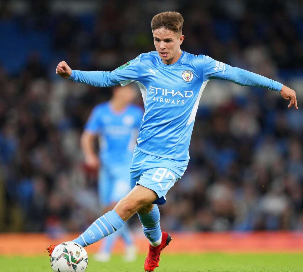 COPA DA LIGA INGLESA: Manchester City e Liverpool avançam e ex-Flamengo perde pênalti