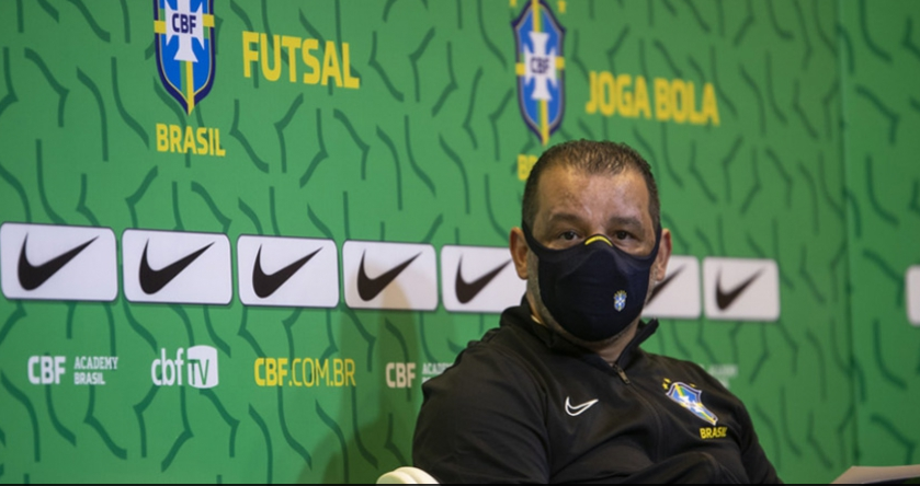 Técnico da seleção de futsal reconhece evolução dos rivais na Copa do Mundo