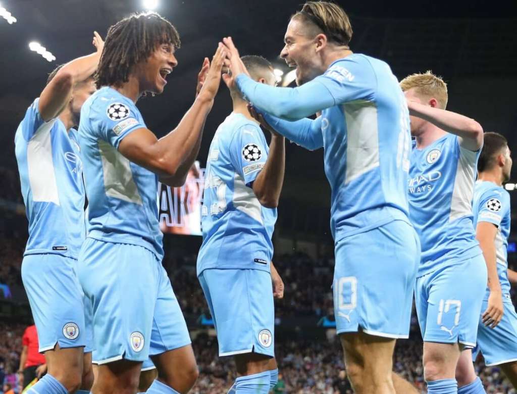 Luto! Zagueiro do City diz que seu pai morreu minutos após marcar na Liga dos Campeões