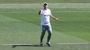 Enquanto espera pelo Flamengo, Abel Ferreira aprimora parte tática do Palmeiras