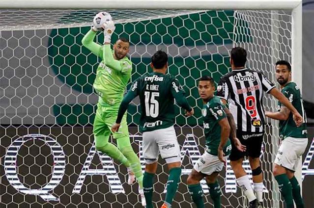 SÉRGIO CARVALHO: Galo é o favorito contra o Palmeiras na Libertadores