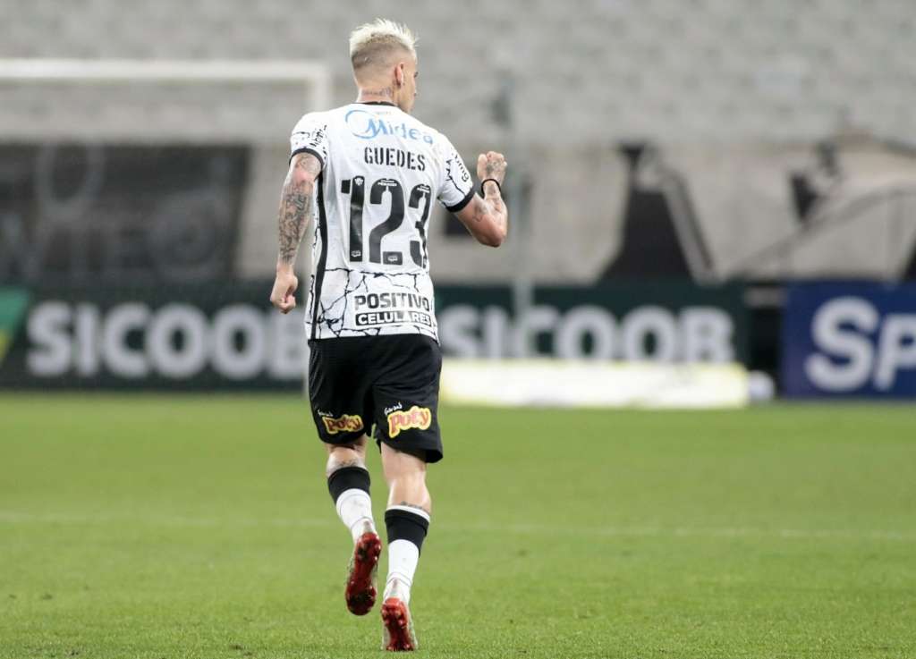 Roger Guedes comemora gol na estreia, mas lamenta empate do Corinthians