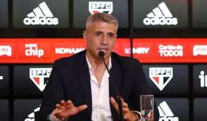 Hernán Crespo pede calma com Calleri no São Paulo: ‘Sem condições de ser titular’