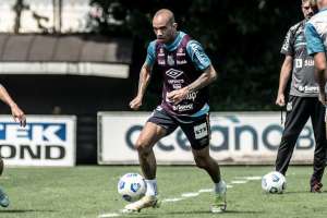 Com semana de treinamento, Felipe Jonatan aposta em melhora ofensiva do Santos
