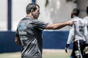 Fábio Carille pode mudar até meio time do Santos para encerrar jejum de vitórias